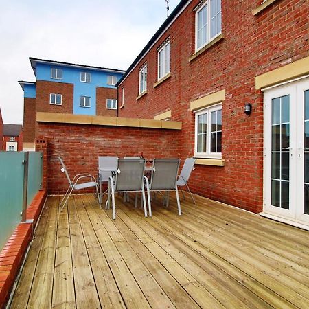 Delft - Spacious Home, High Speed Wi-Fi, Free Parking, Terrace Swindon Bagian luar foto