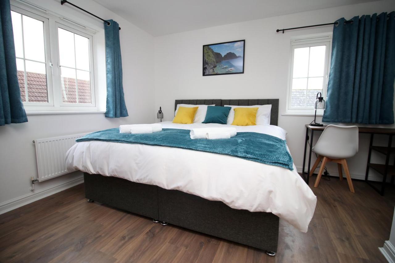 Delft - Spacious Home, High Speed Wi-Fi, Free Parking, Terrace Swindon Bagian luar foto